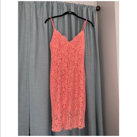 NWOT Lulu’s Coral Lace Dress - Picture 4 of 8